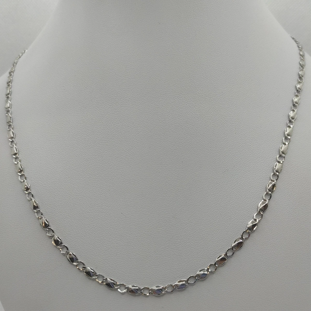 Flat white store gold necklace