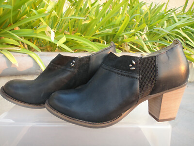 OluKai HO'OU'I Black Smooth Leather Slip on Boot Bootie, Heel Women's US Size 7