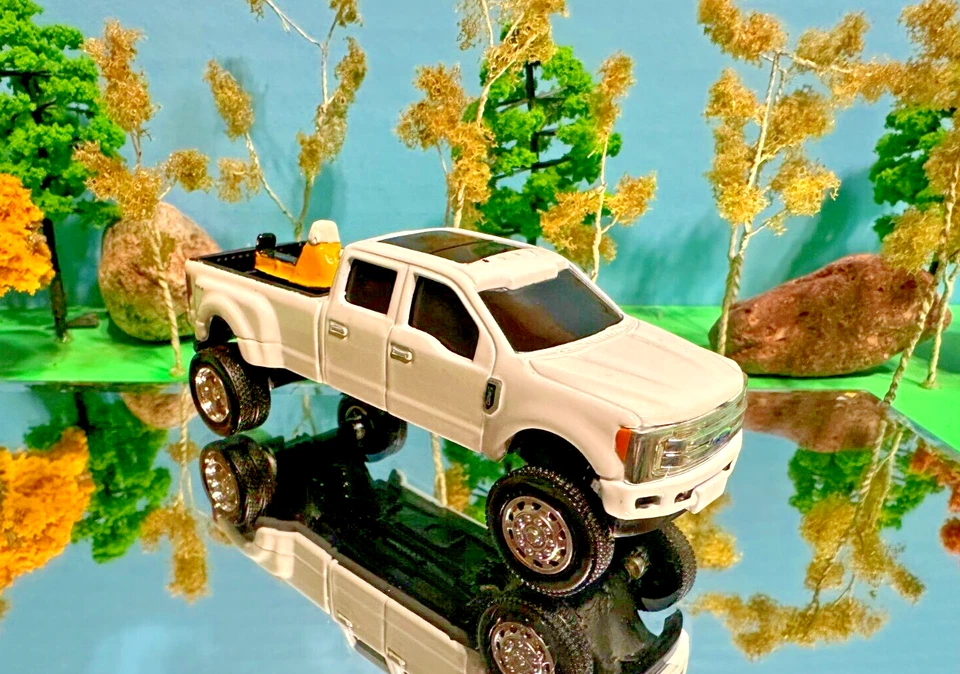 1/64 Personalizado Ford F350 Doble Cabina, Juguete de Granja Old School Ski-Doo Moto de Nieve Elevador G-5 Foto 3 de 4