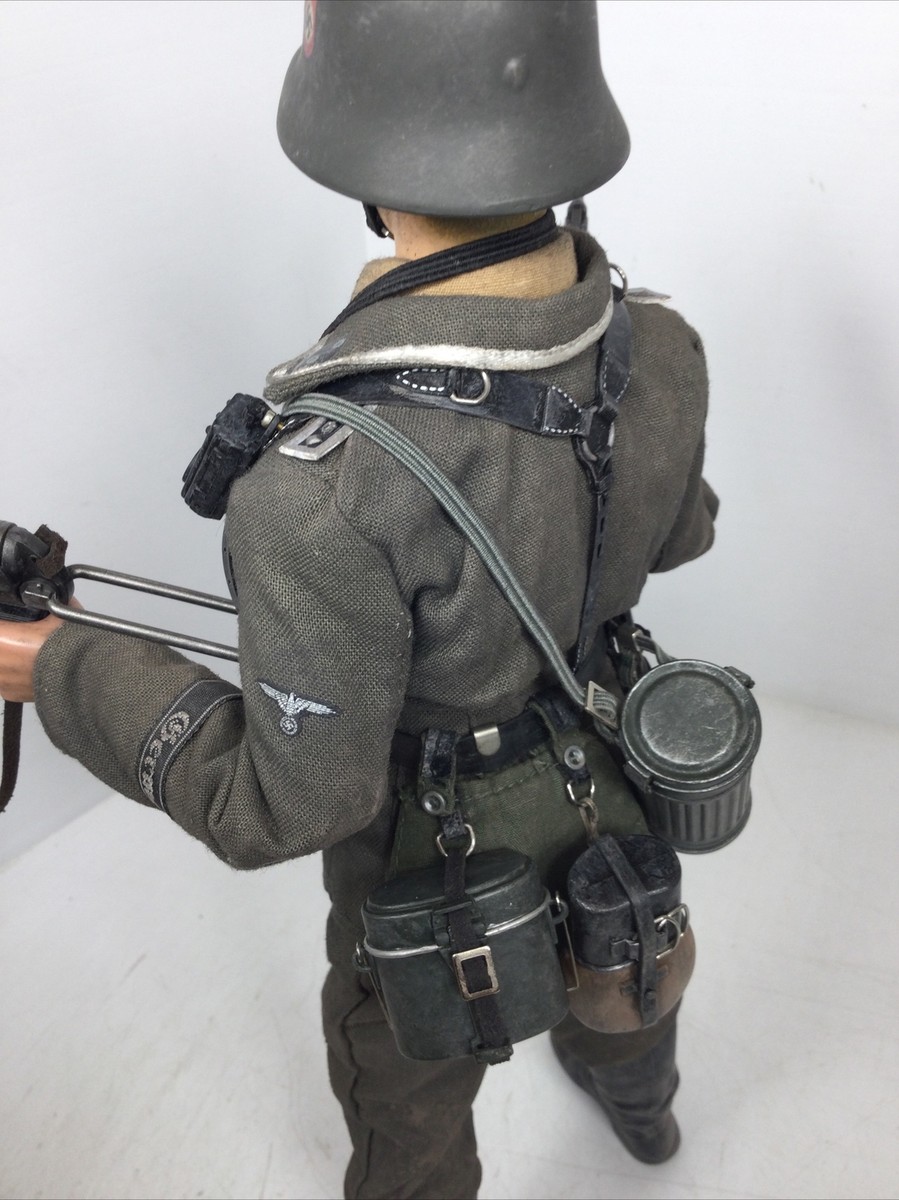 1/6 DRAGON CUSTOM BUILD GERMAN WW2 “GERMANIA” MP-40 MAUSER