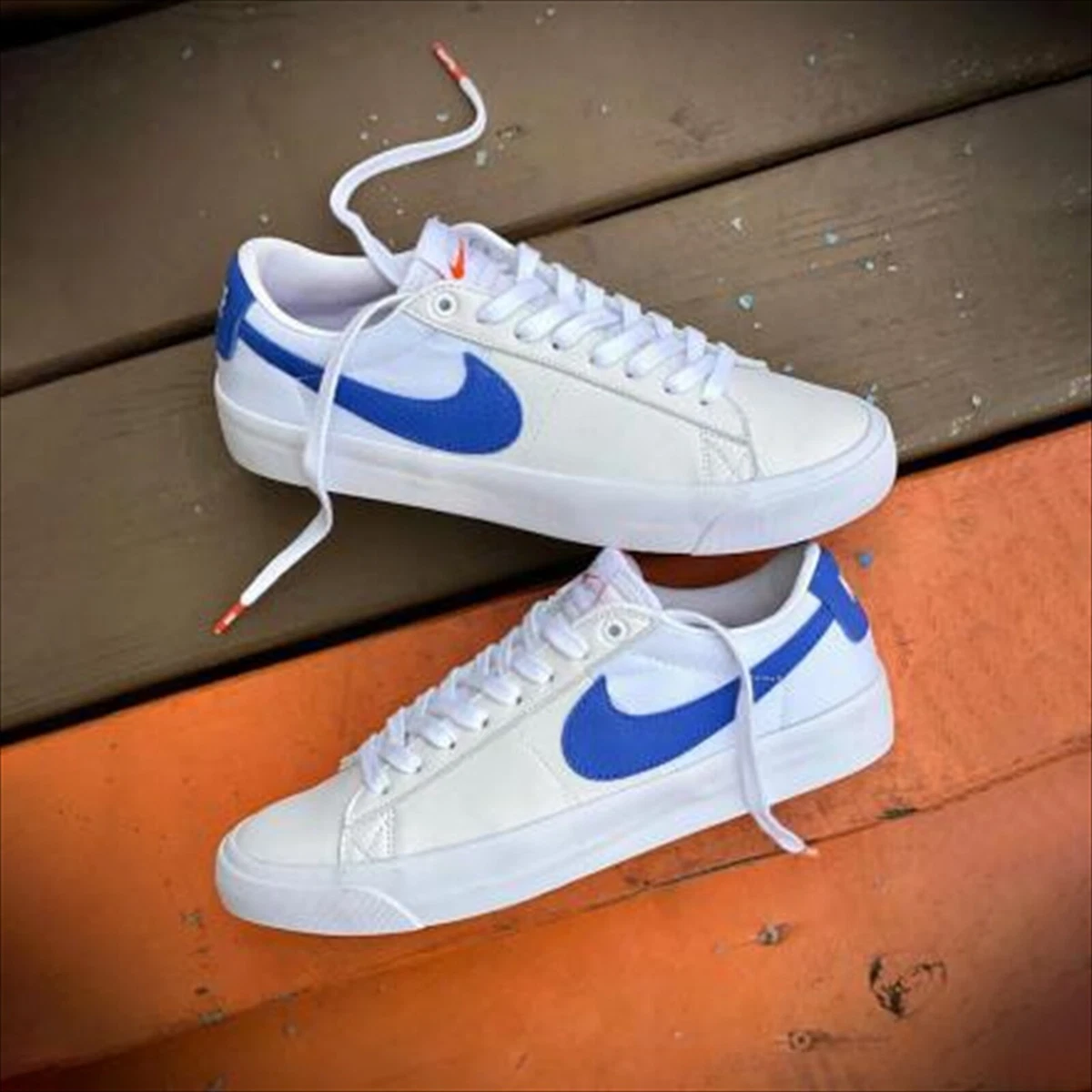 Nike sb white blue swoosh clearance