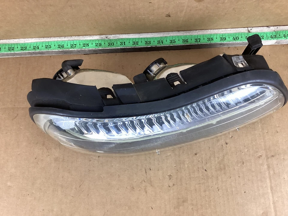 1997 - 1999 Oldsmobile Cutlass Front Right Passenger Side Headlight Assy - Image 2 of 4