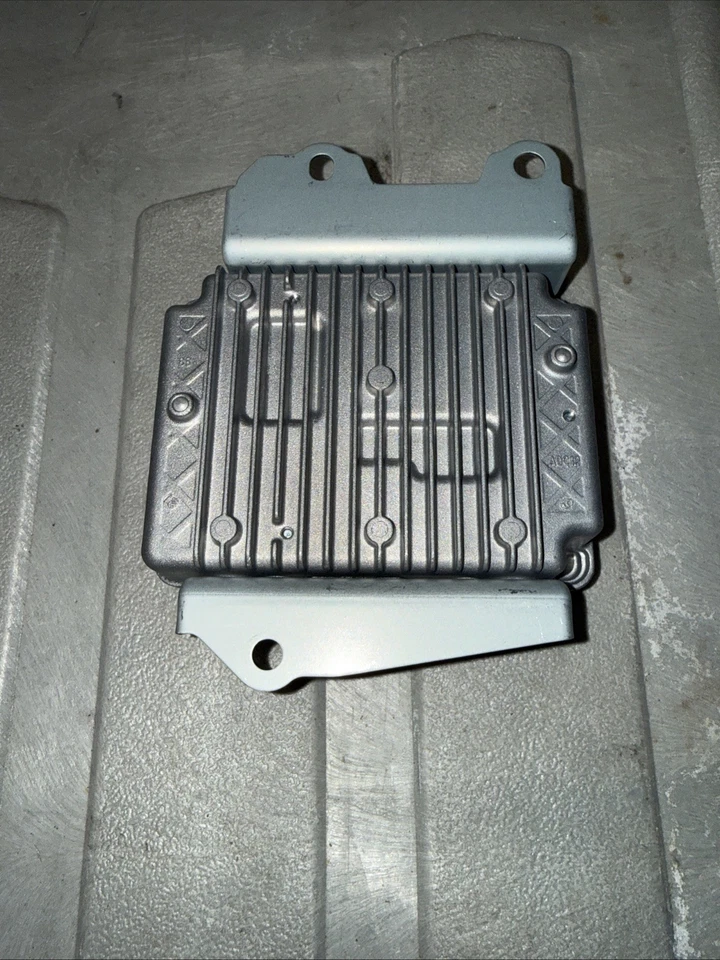 Jeep Wrangler/GC WL 2018-24 módulo de control convertidor de voltaje OEM 68349348AAA Foto 2 de 4