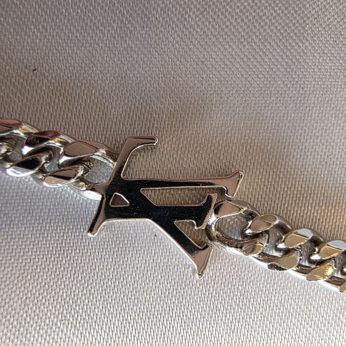 LOUIS VUITTON Monogram Raw Logo Kihei M01490 Metal Chain Necklace Silver Pouch thumbnail 8