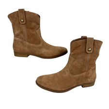 GH Bass Womens Cynthia Ankle Flat Boots 7.5M Tan Suede Pull On EUC