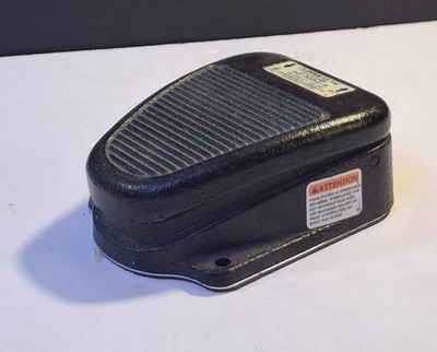 1 NEW CLIPPER 3C-30A2-S FOOTSWITCH NNB ***MAKE OFFER***