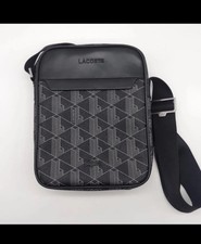 Lacoste The Blend Vertical Camera Bag Umhängetasche schwarz grau | Monogram