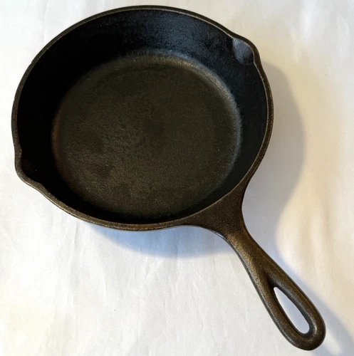 VINTAGE LODGE CAST IRON SKILLET FRYING PAN 8" MADE IN USA 5SK SEASONED ROUND