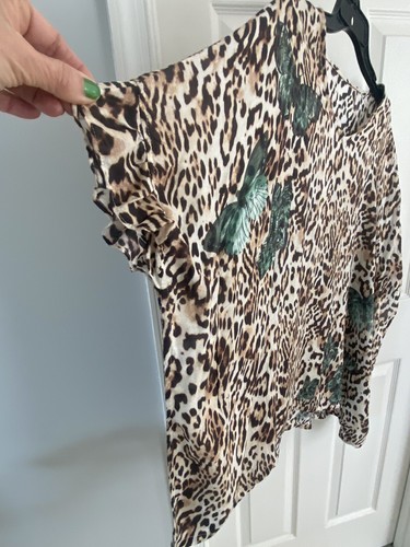 WOMEN'S PULLOVER TOP ANIMAL PRINT W/ BUTTERFLIES - ONE SIZE FITS ALL - Picture 5 of 5