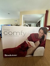 Brookstone NAP Comfy Blanket Satin Trim  Sleeves Cranberry Red 58  X 75  NEW
