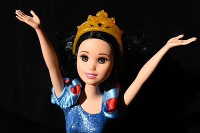 Schneewittchen Barbie Mattel W5548 *Disney* Krone + Schuhe + Box * sucht Prinz  
