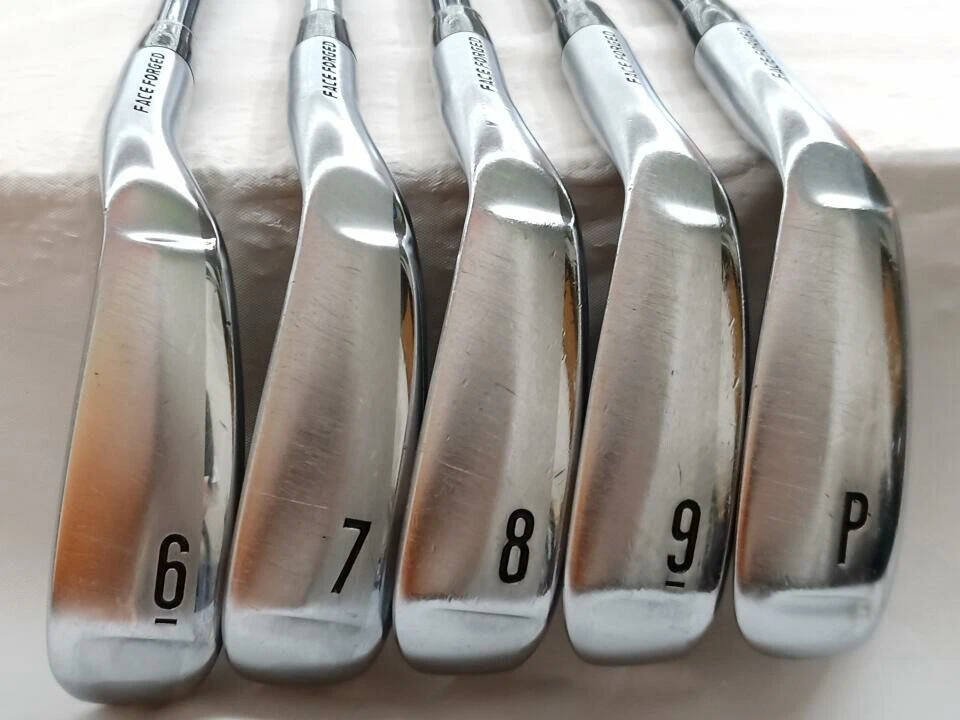 SRIXON ZX4 Iron Set 5pc 6-Pw Diamana ZX Stiff Flex Carbon Shaft RH - Image 4 of 4