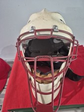 Baseball Catcher's Mask używana jak znaleziona