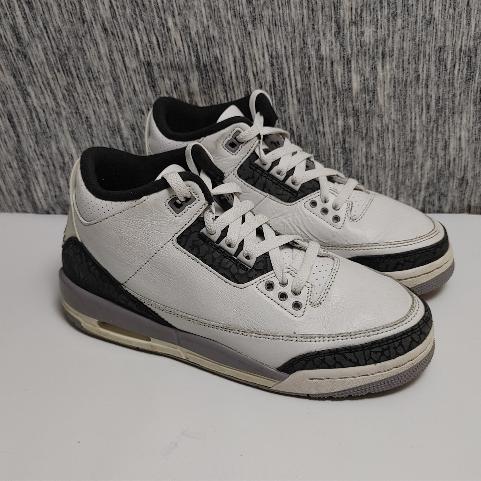 Nike Air Jordan 3 Retro Boys Size 7Y Basketball Shoes Sneakers White #DM0967-106