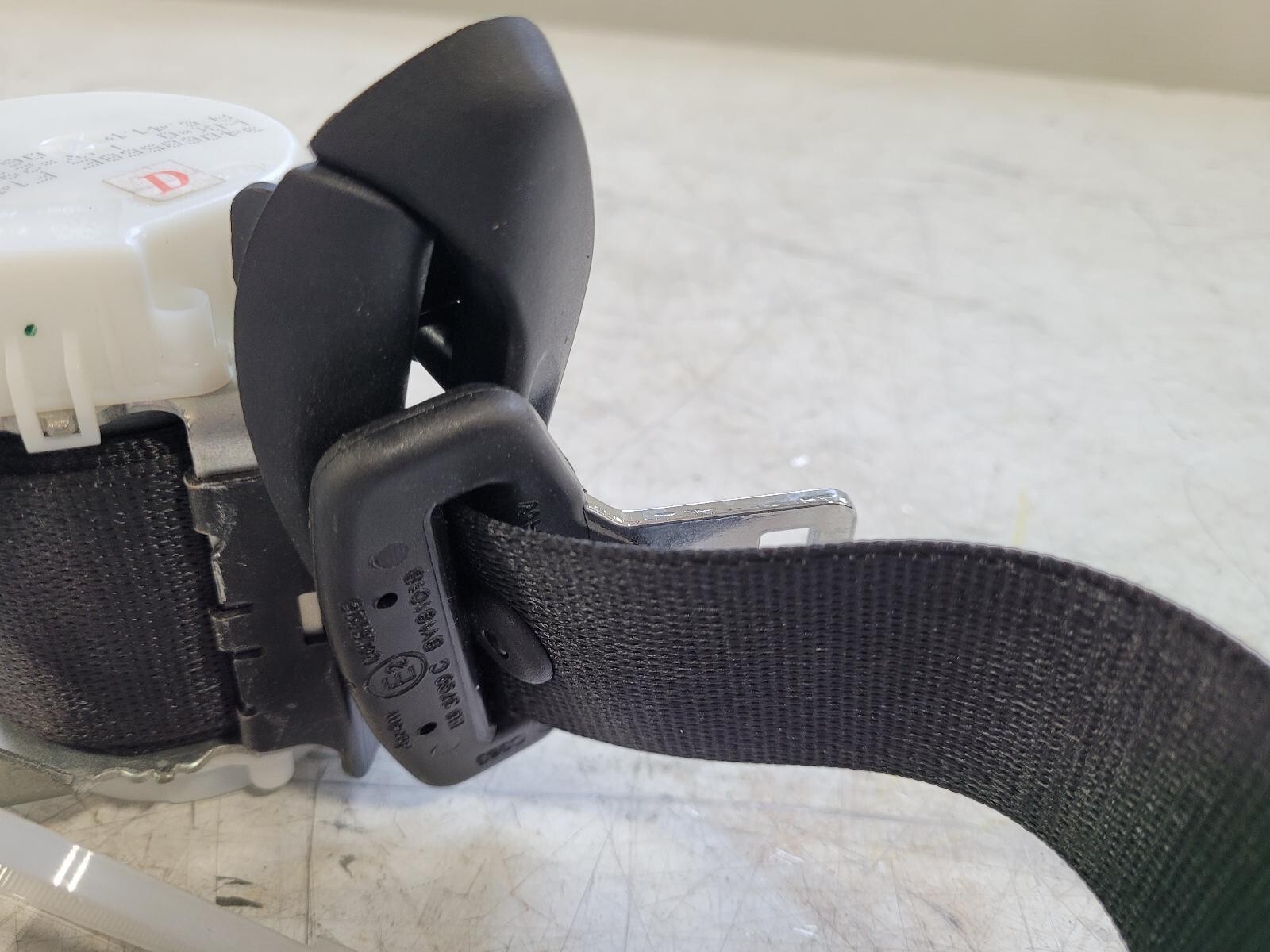 2017-2020 Ferrari Portofino PASSENGER REAR Seat Belt RETRACTOR PART# 839497