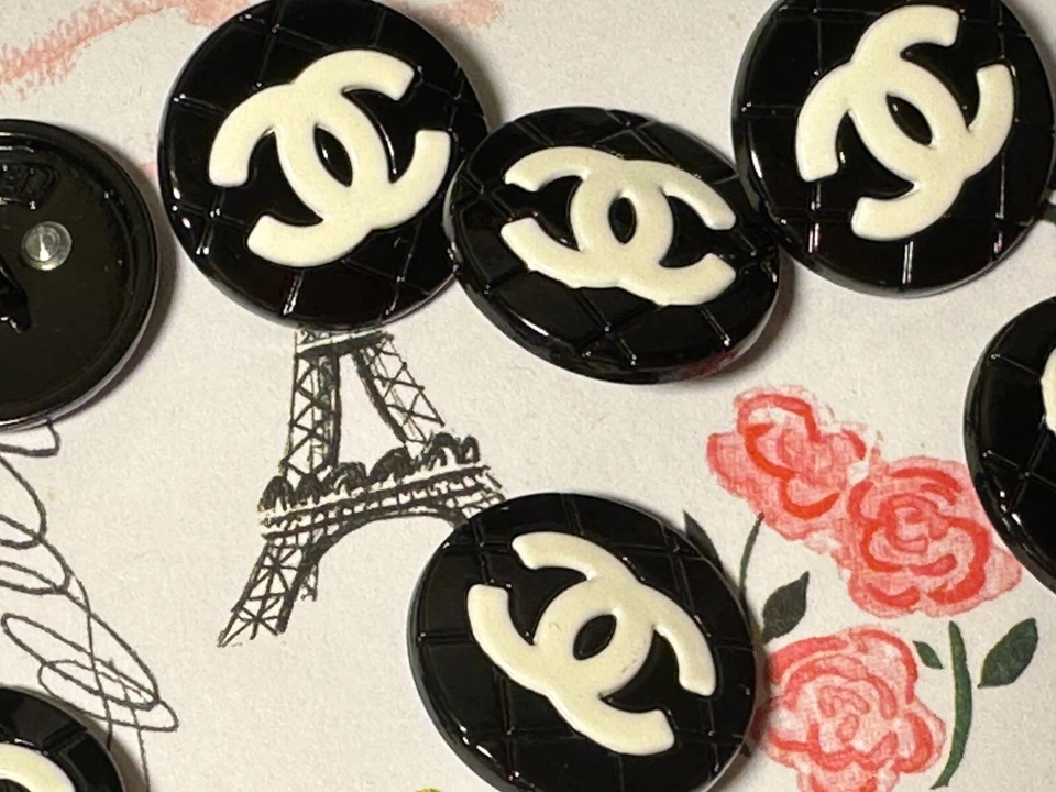 5 gestempelte Chanel Knöpfe gesteppt Metall schwarz-weiß CC Logo, kultig, 20 mm - Bild 3 von 4