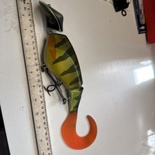 TOP QUALITY,OLD SCHOOL,HUGE,HEADBANGER CURLY TAIL SWIMBAIT- PIKE FISHING LURE.