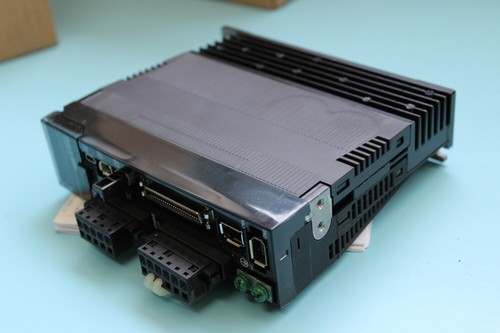 Omron Ac Servo Driver R88D-KT01H 100W, 1Pcs, Free Expedited Shipping - Picture 3 of 9