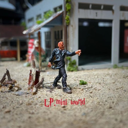 1/64 Diorama Figure Model Zombie Resin Doll Doomsday Scene Display Props Model - Picture 21 of 51