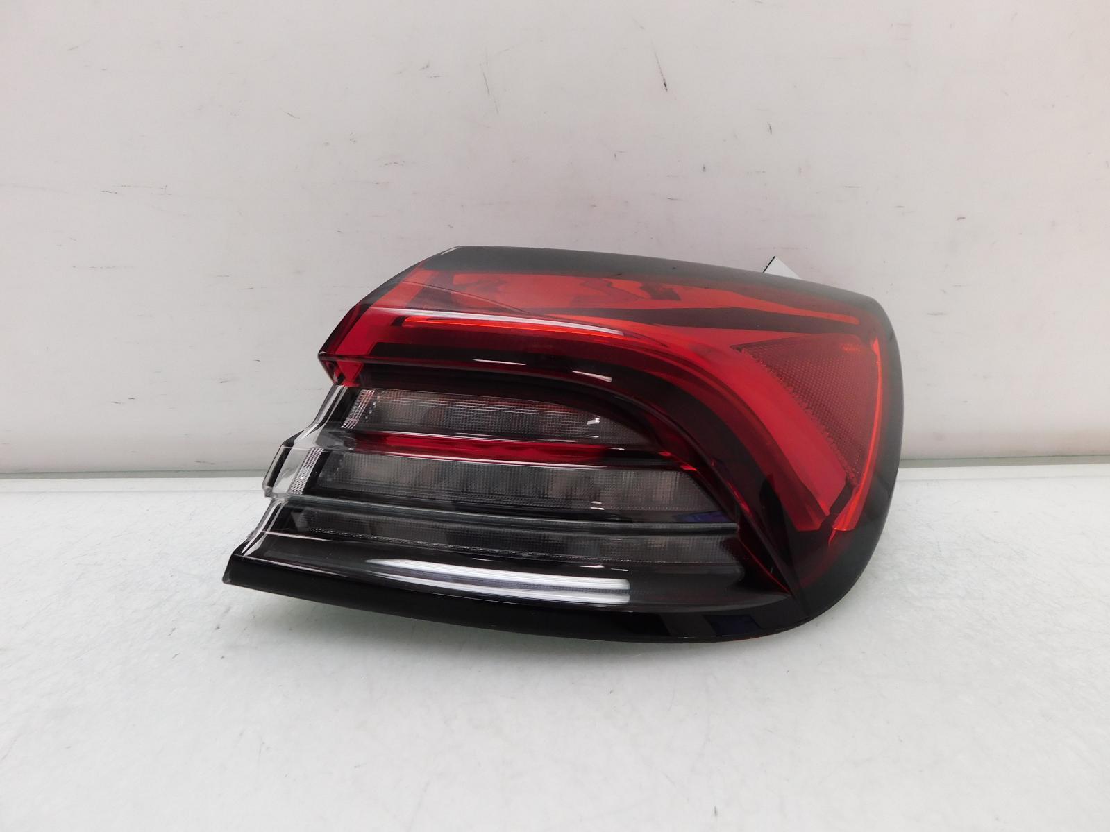 MASERATI QUATTROPORTE RIGHT TAIL LIGHT 20210204 OEM 21 22 2021 2022