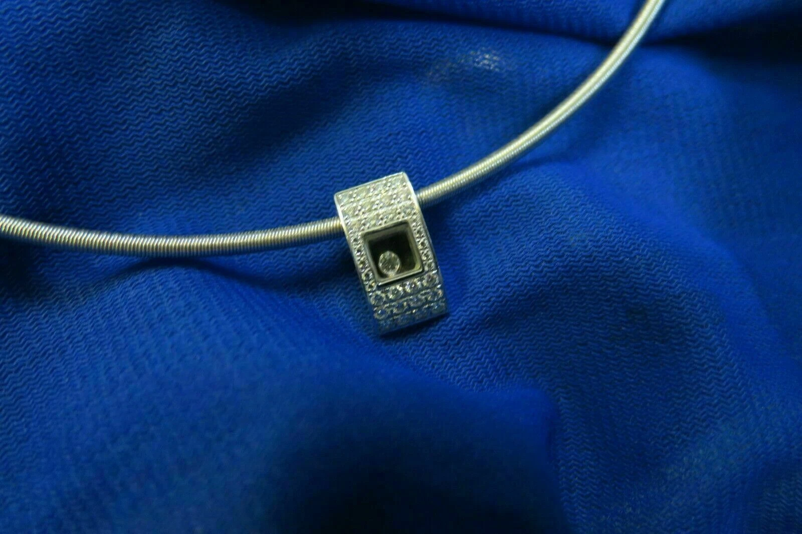 Chopard — Chopard happy diamond necklace 79-3051-20w necklace 750 gold