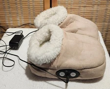 Body Innovations Soothing Foot Warmer & Vibrating Massage Soothing Slippers Pink