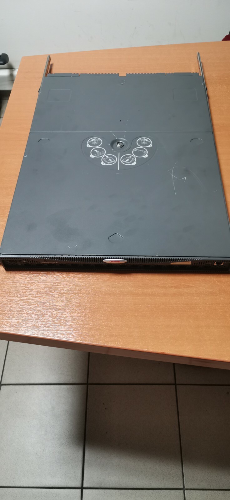 HP Compaq StorageWorks Fibre Channel SAN Switch 16-EL W/ rails Niska cena, ograniczona wyprzedaż