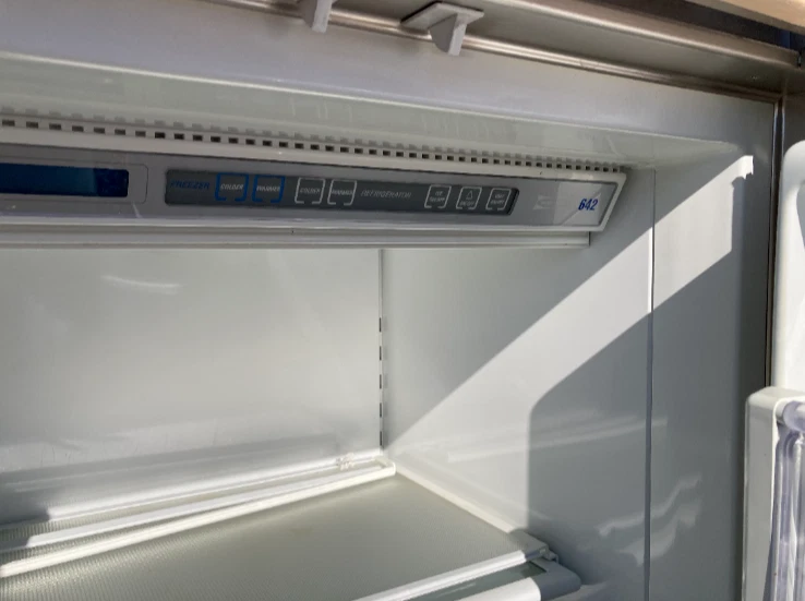 Geladeira/freezer Sub-Zero 642/O 42" com painéis lado a lado - Imagem 4 de 4