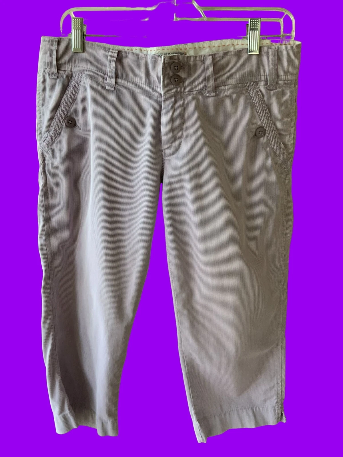 AMERICAN EAGLE OUTFITTER LADIES PURPLE WHITE STRIPPED POCKETED CAPRI PANTS EUC 6