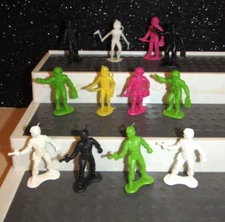 Vintage 1970s Tim Mee Galaxy Laser Space Team Aliens Plastic Figures Lot of 16