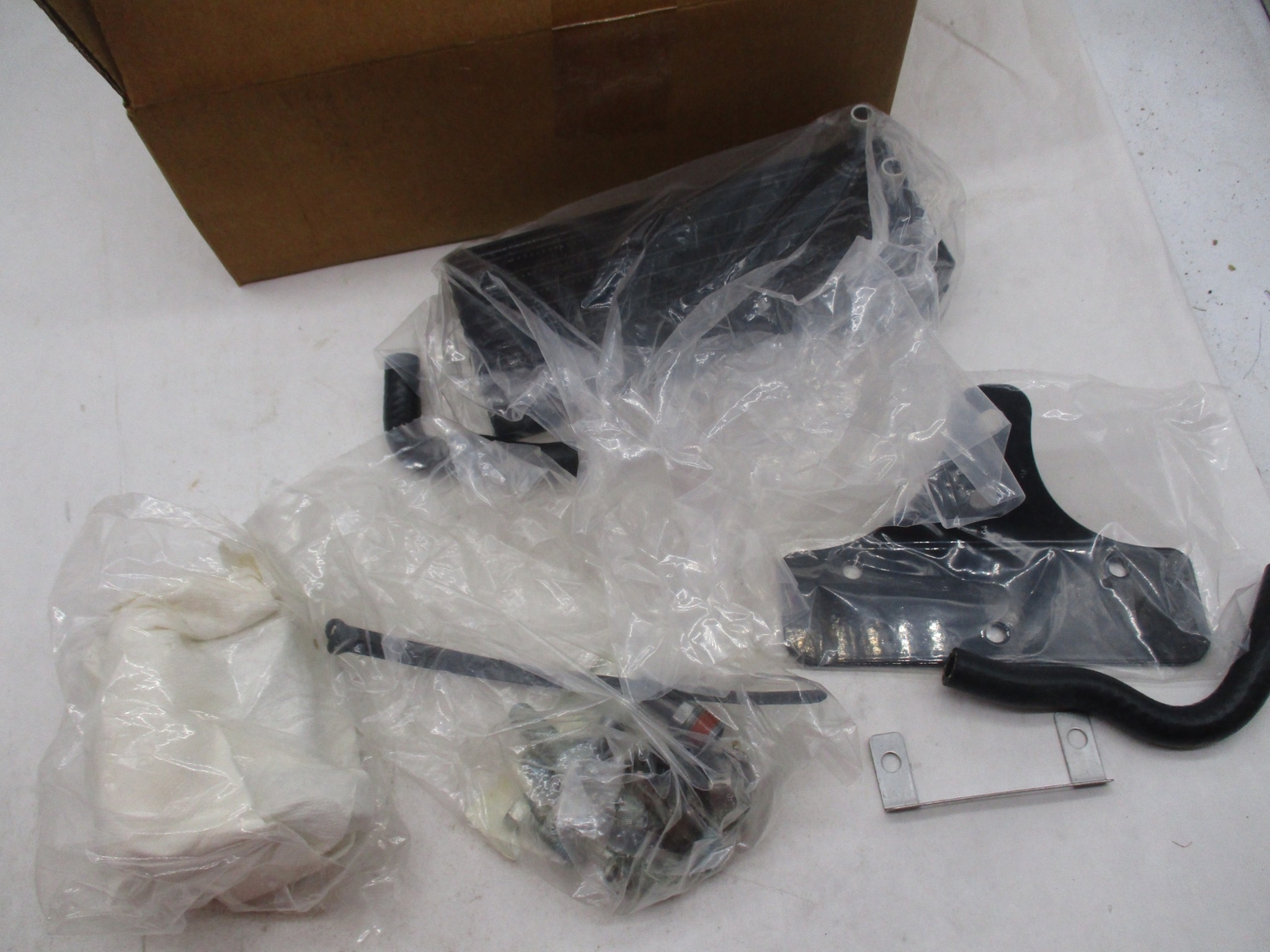 Harley-Davidson Dyna Models Chrome Oil Cooler and Thermostat Kit 