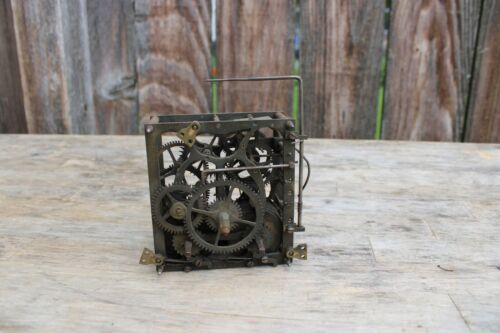 German black forest carved  shelf cuckoo clock spring wind movement  - Bild 1 von 12