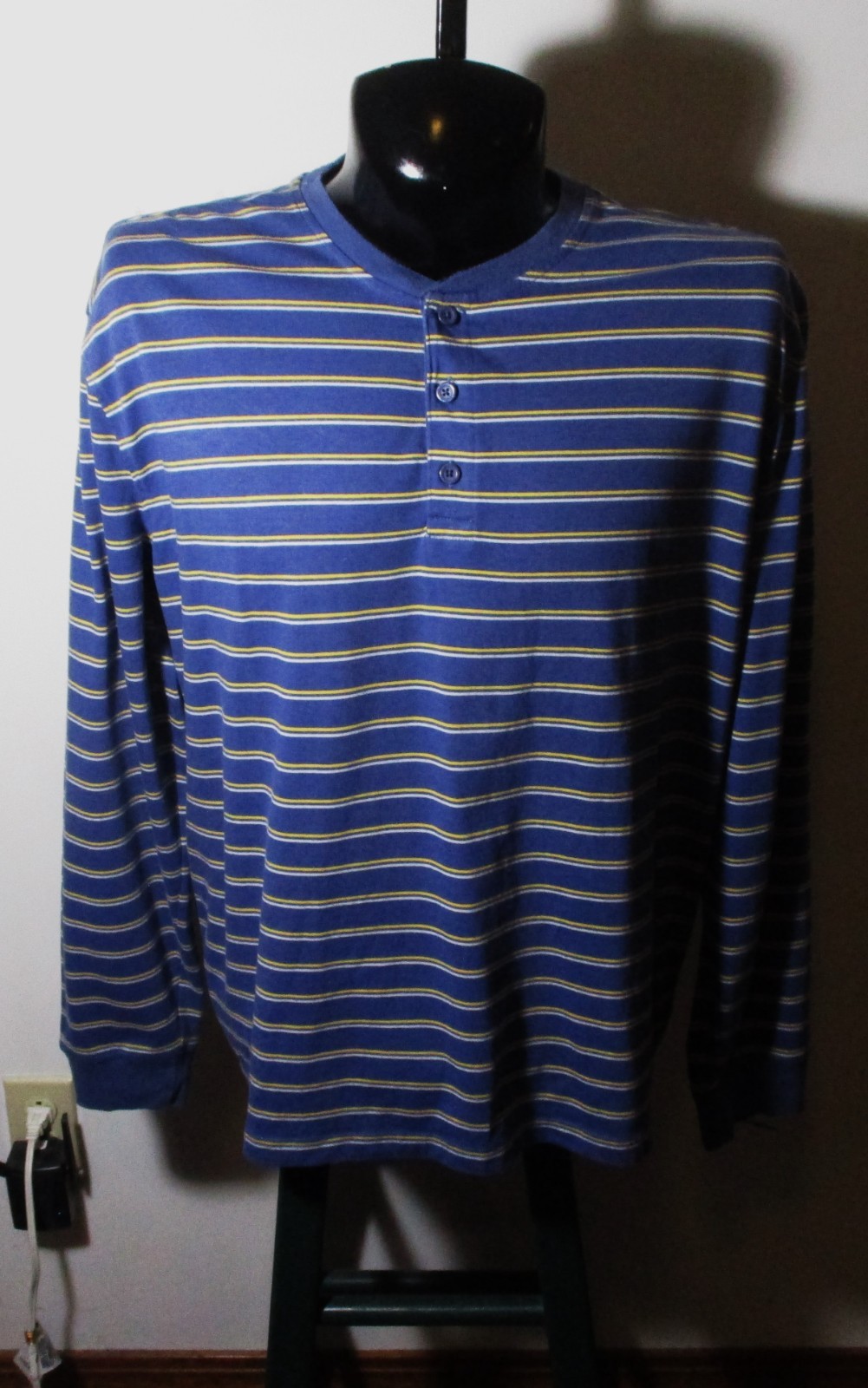 CONSENSUS Blue Long Sleeve Henley Shirt Men's Size XL
