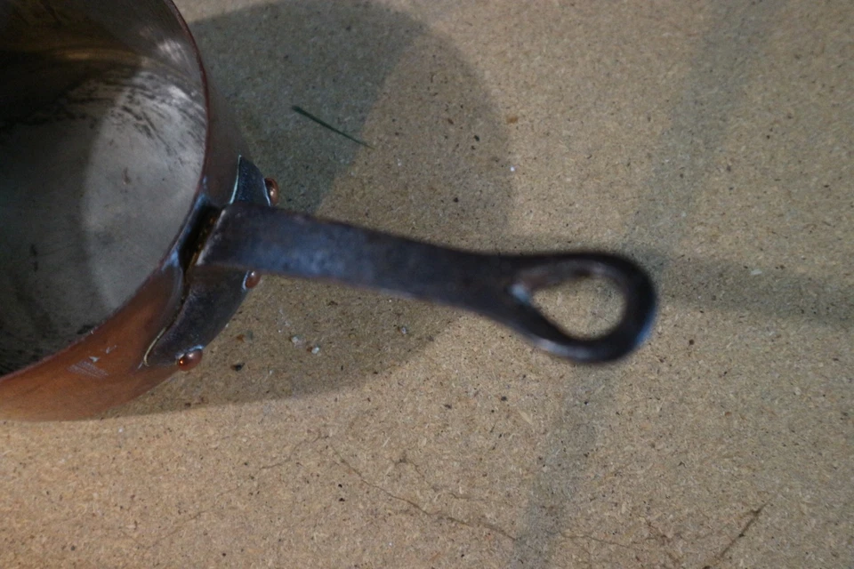 ancienne casserole en cuivre marqué L. TENDRERIE - Photo 3/4