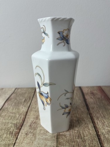 Vintage Ansley “JUST ORCHIDS” Bone China 7” Hexagon Shape Bud Vase - Picture 2 of 5