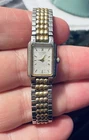 Vintage Seiko Ladies Gold Tone Watch 1N00-SA99 Mov't Japan Twist Flex Band Works