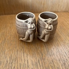 2 anciens mugs ou chopes écrues à  décor de femme nue. Erotique ,barbotine