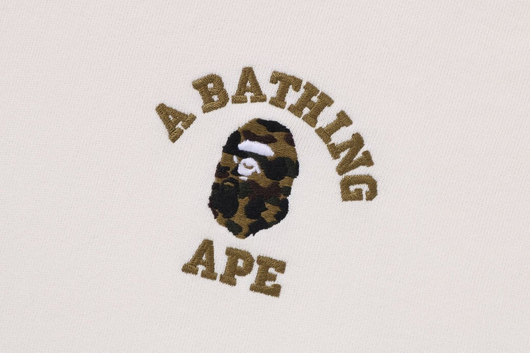 人気！_美品_A BATHING APE_カレッジロゴ_フーディ_Mサイズ BAPE A BATHING APE 1ST CAMO COLLEGE LOGO RELAXED FIT PULLOVER