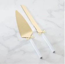 KATE SPADE HAPPILY EVER AFTER 2PC DESSERT SET 898053.NEW IN BOX.