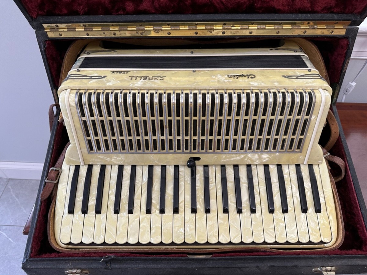Carelli Italy accordion 4009 Mother of Pearl marble color 41 key