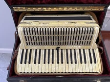 Carelli Italy accordion 4009 Mother of Pearl marble color 41 key Excellent condi