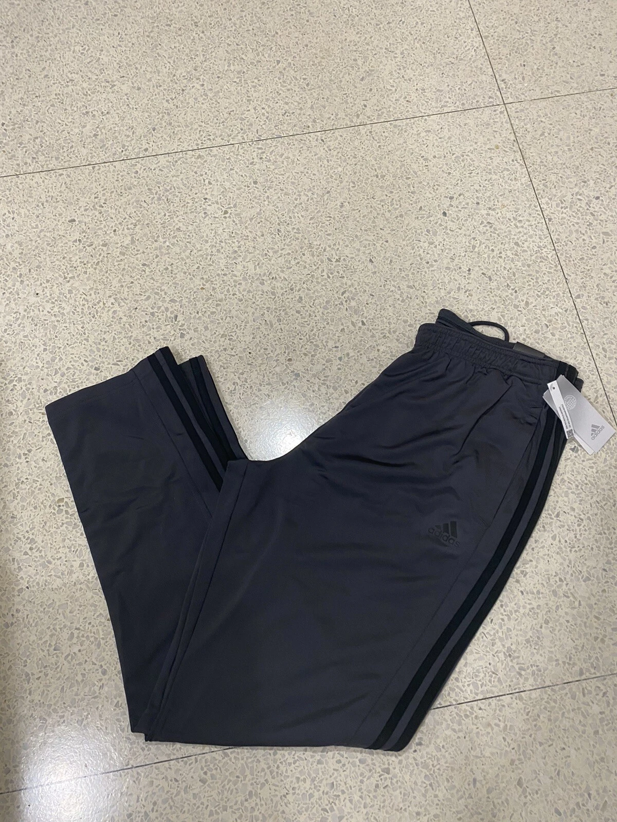 NWT Adidas Tricot JOGGER Pant Mens Training Track Pants 3 Stripe Grey Gray Black
Opens in a new wind