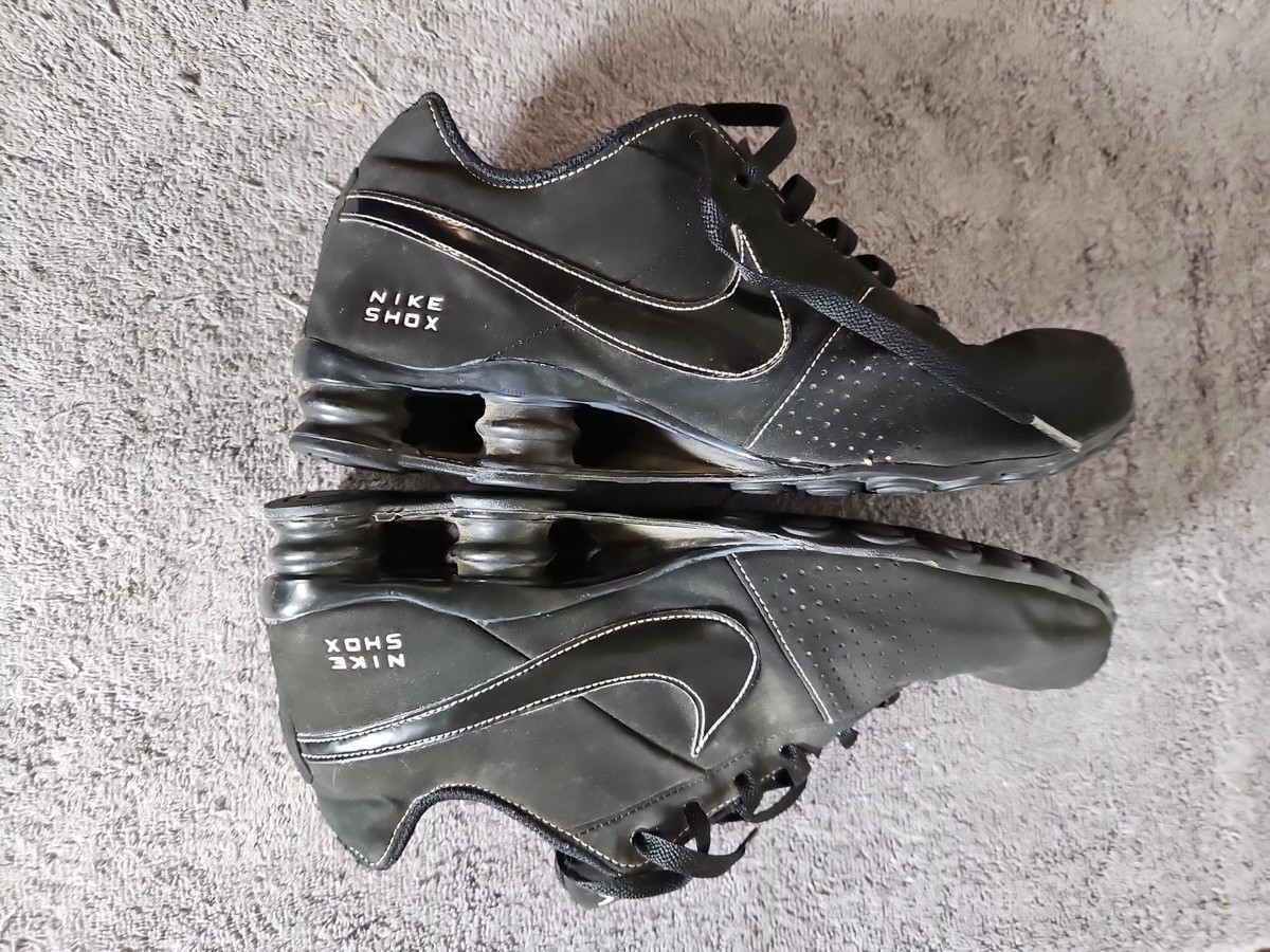 black nike shox deliver
