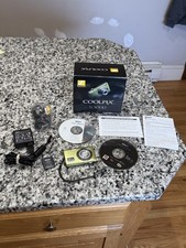 Nikon Coolpix S3000 Digital Camera 12MP 4X Zoom W/ Box Charger Tested Green