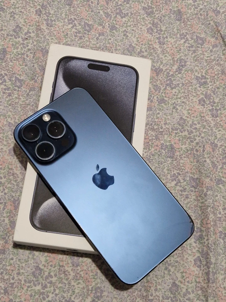 Apple iPhone 15 Pro Max · 256GB, foto 3 de 5