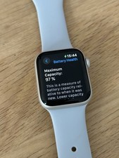 Apple Watch SE (1st Gen) 40mm Space Gray Aluminum Case - 97% Battery Health