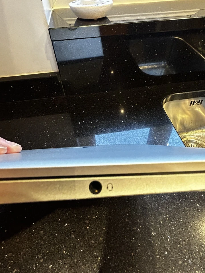 HP Pavilion 15-eh0006na Laptop 15.6" Touch Screen Ryzen 3 4300U 4GBRAM 256GB SSD - Image 2 of 4