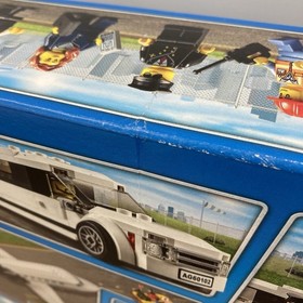 LEGO CITY: Airport VIP Service (60102) Retired New/Sealed