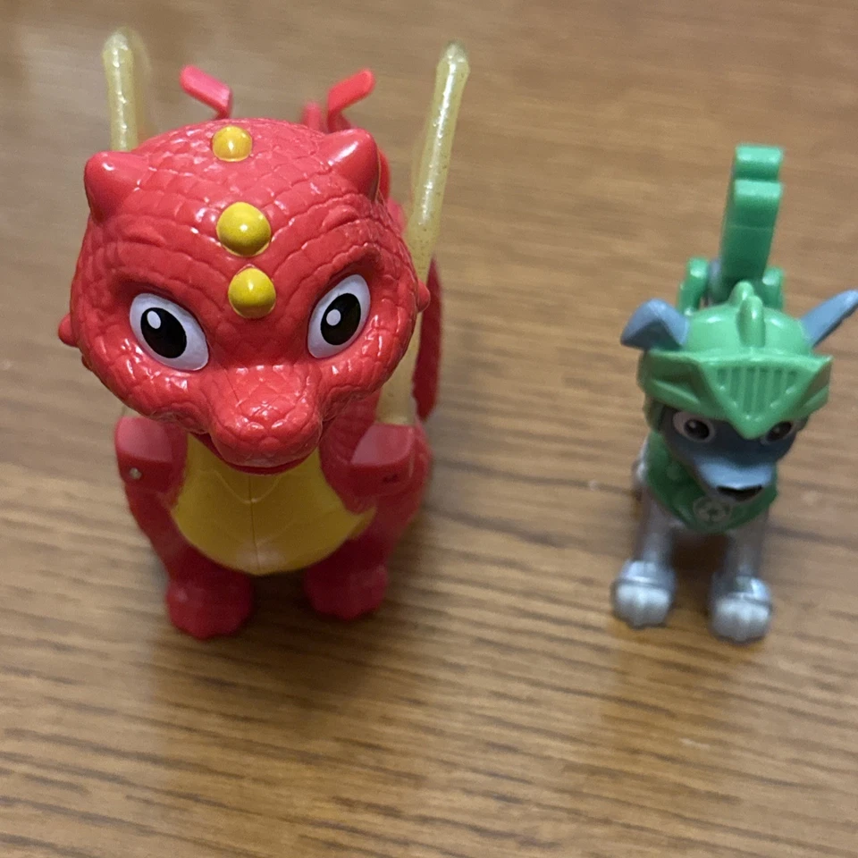Figuras de acción Paw Patrol Rescue Knights - Rocky and Dragon Flame Foto 4 de 4