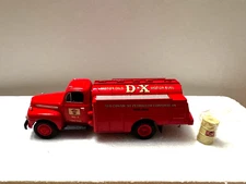 First Gear 1:34 Scale 1951 Ford F-6 Fuel Tanker DX Motor Oil #28-0100